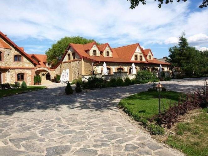 Zajazd Kmicic Zemborzyce Dolne Exterior photo